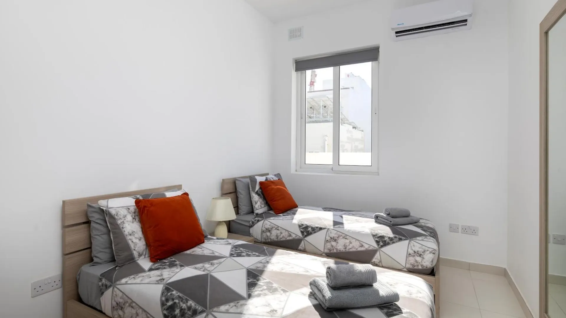 Apartment Spacious & Stylish 3Br Penthouse With Large Terrace - Close To Spinola Bay Saint Julian's Malta