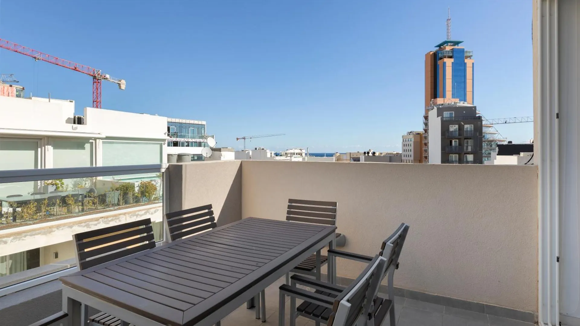 Spacious & Stylish 3Br Penthouse With Large Terrace - Close To Spinola Bay Saint Julian's