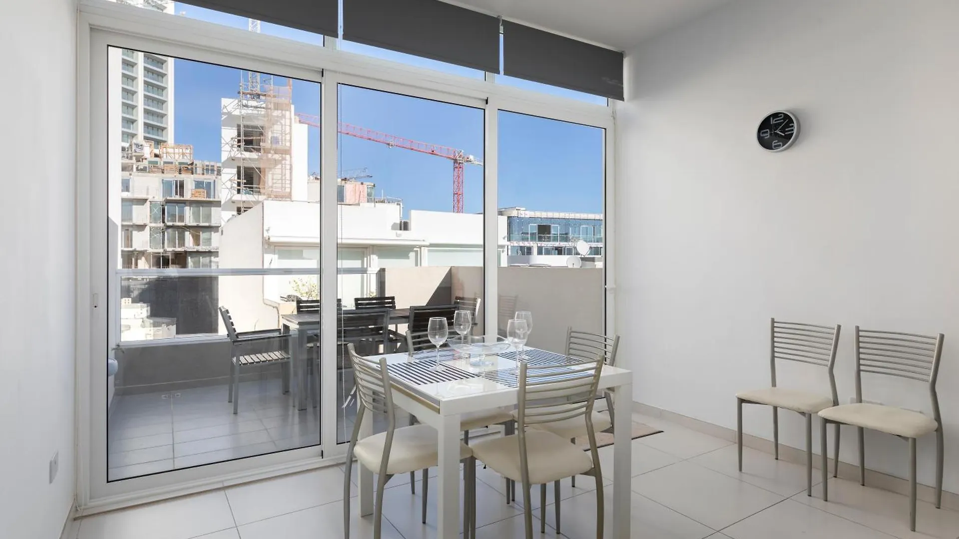 Spacious & Stylish 3Br Penthouse With Large Terrace - Close To Spinola Bay Saint Julian's