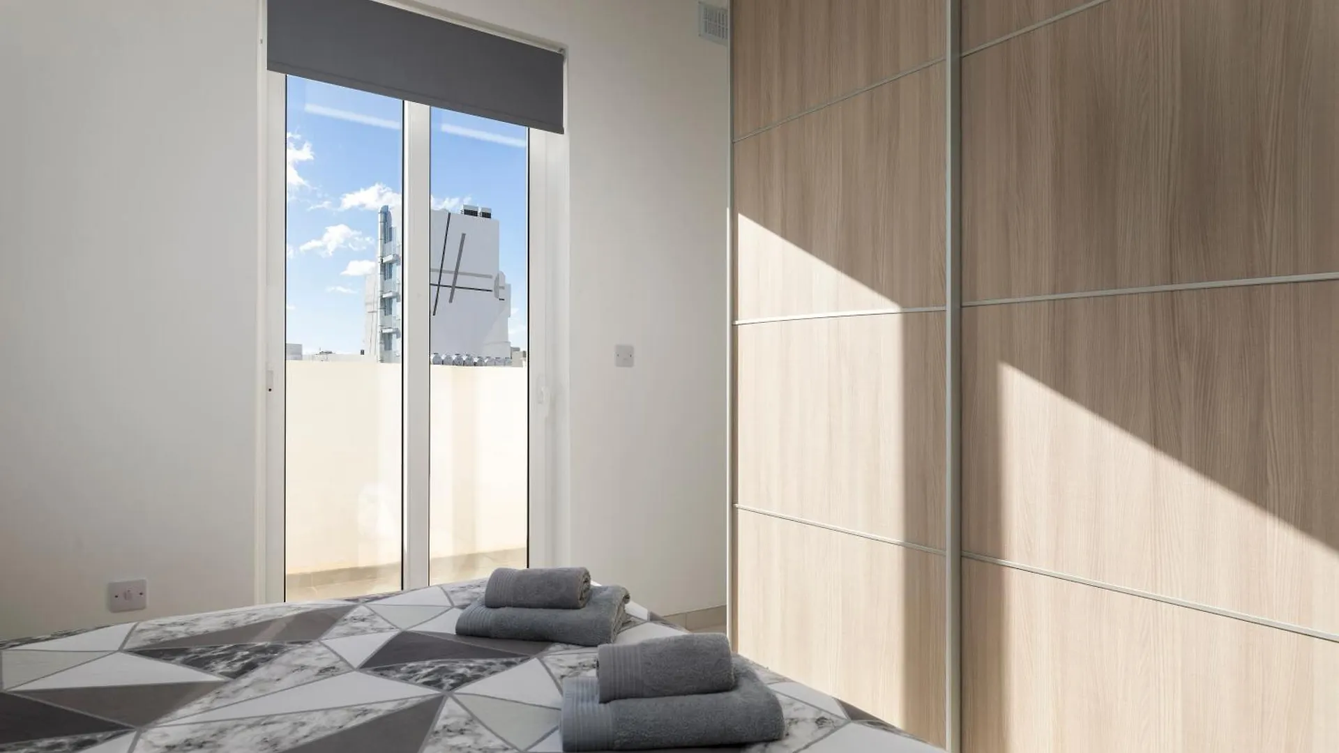 Spacious & Stylish 3Br Penthouse With Large Terrace - Close To Spinola Bay Saint Julian's 0*,