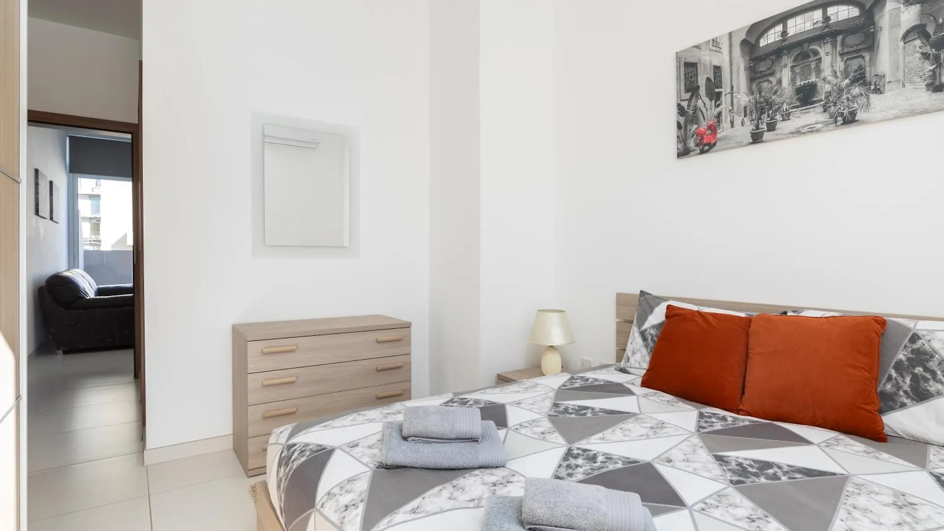 Spacious & Stylish 3Br Penthouse With Large Terrace - Close To Spinola Bay Saint Julian's